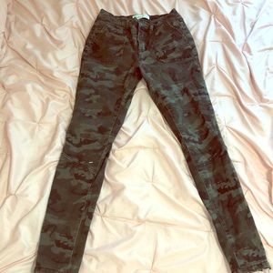 Skinny camouflage jeans. Mudd utility skinny